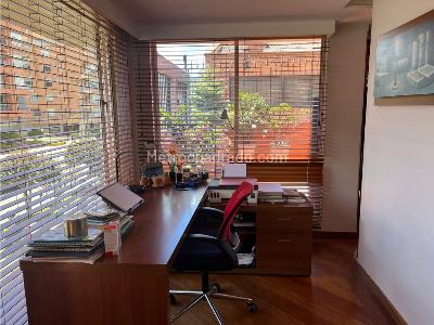 Apartamento de 3 alcobas en venta en Chico Navarra, Bogotá, 146 m² · foto 2 de 20