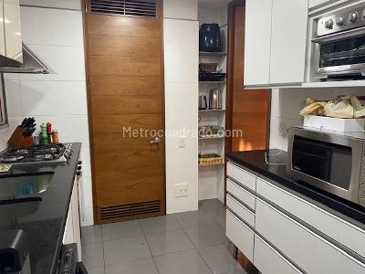 Apartamento en venta en Los Rosales Reservado, Bogotá · foto 11 de 20