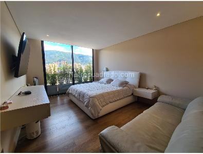 Apartamento de 3 alcobas en venta en El Virrey, Bogotá, 228 m² · foto 12 de 17