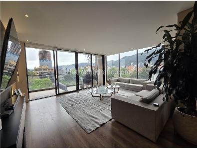 Apartamento de 3 alcobas en venta en El Virrey, Bogotá, 228 m² · foto 2 de 17