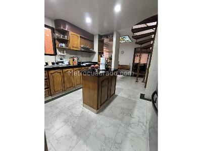 Apartamento de 4 alcobas en venta en Chico Navarra, Bogotá, 400 m² · foto 6 de 20