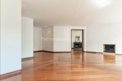Apartamento en venta en Chico, Bogotá · foto 2 de 16