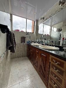 Apartamento de 4 alcobas en venta en San Patricio, Bogotá, 220 m² · foto 10 de 13