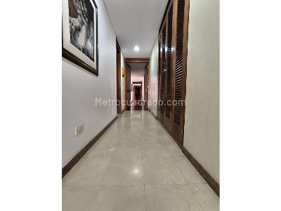 Apartamento de 3 alcobas en venta en Chico Navarra, Bogotá, 170 m² · foto 7 de 18