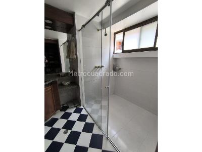 Apartamento de 3 alcobas en venta en Chico Navarra, Bogotá, 170 m² · foto 14 de 18