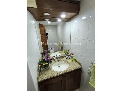 Apartamento de 3 alcobas en venta en Chico Navarra, Bogotá, 170 m² · foto 16 de 18