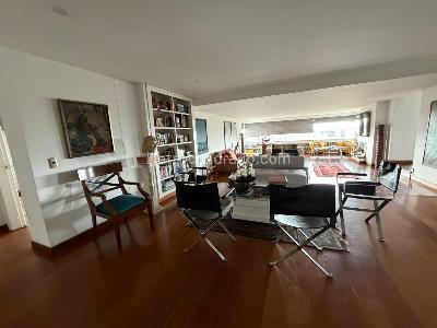 Apartamento de 2 alcobas en venta en Refugio Alto, Bogotá, 177 m² · foto 3 de 20