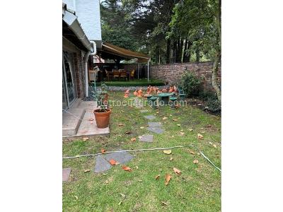 Casa de 3 alcobas en venta en Niza, Bogotá, 450 m² · foto 3 de 11