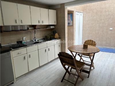Casa de 3 alcobas en venta en Niza, Bogotá, 450 m² · foto 4 de 11