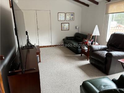 Casa de 3 alcobas en venta en Niza, Bogotá, 450 m² · foto 6 de 11