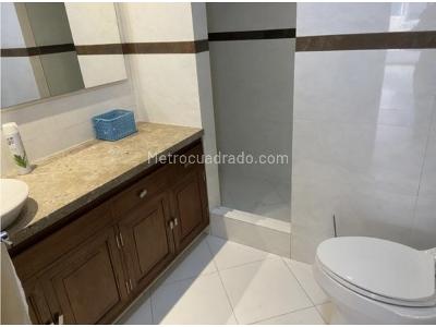 Apartamento de 3 alcobas en venta en Los Rosales, Bogotá, 221 m² · foto 6 de 10