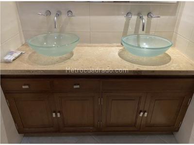 Apartamento de 3 alcobas en venta en Los Rosales, Bogotá, 221 m² · foto 10 de 10