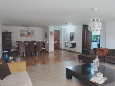 Apartamento en venta en Chico San Patricio, Bogotá · foto 2 de 17