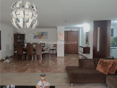 Apartamento de 2 alcobas en venta en San Patricio, Bogotá, 153 m² · foto 12 de 20