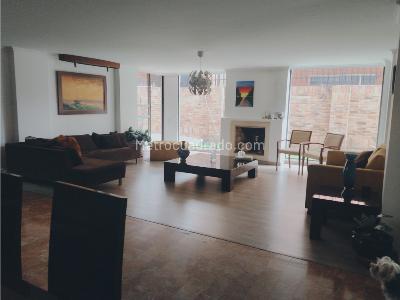 Apartamento de 2 alcobas en venta en San Patricio, Bogotá, 153 m² · foto 2 de 20