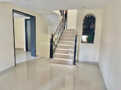 Casa en venta en Santa Barbara Central, Bogotá · foto 2 de 20