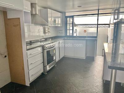 Casa en venta en Santa Barbara Central, Bogotá · foto 9 de 20