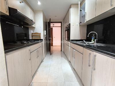 Apartamento en venta en Santa Barbara, Bogotá · foto 3 de 18