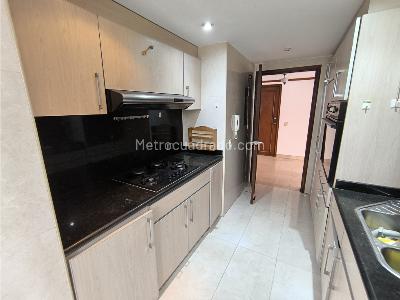 Apartamento en venta en Santa Barbara, Bogotá · foto 4 de 18