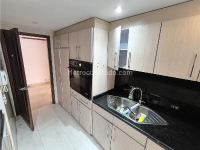 Apartamento en venta en Santa Barbara, Bogotá · foto 5 de 18