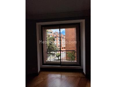 Apartamento de 3 alcobas en venta en Chico Reservado, Bogotá, 225 m² · foto 2 de 13