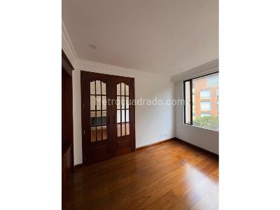 Apartamento de 3 alcobas en venta en Chico Reservado, Bogotá, 225 m² · foto 4 de 13