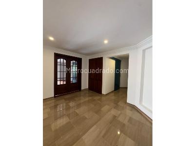 Apartamento de 3 alcobas en venta en Chico Reservado, Bogotá, 225 m² · foto 7 de 13