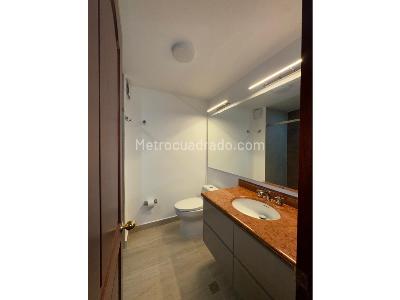 Apartamento de 3 alcobas en venta en Chico Reservado, Bogotá, 225 m² · foto 8 de 13