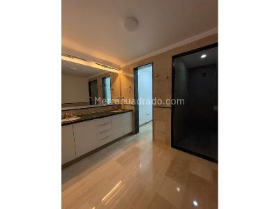 Apartamento de 3 alcobas en venta en Chico Reservado, Bogotá, 225 m² · foto 11 de 13