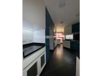 Apartamento de 3 alcobas en venta en Chico Reservado, Bogotá, 225 m² · foto 12 de 13