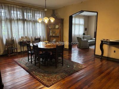 Casa de 5 alcobas en venta en Quinta Camacho, Bogotá, 746 m² · foto 12 de 15