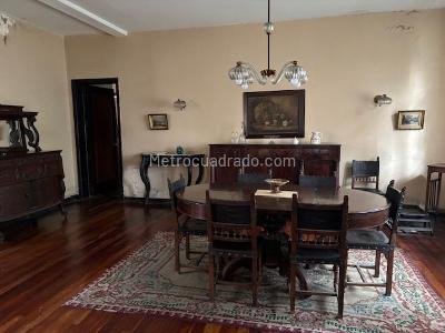 Casa de 5 alcobas en venta en Quinta Camacho, Bogotá, 746 m² · foto 14 de 15