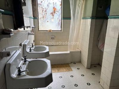 Casa de 5 alcobas en venta en Quinta Camacho, Bogotá, 746 m² · foto 6 de 15