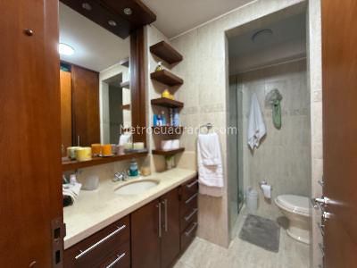 Apartamento de 3 alcobas en venta en Santa Barbara Central, Bogotá, 309 m² · foto 19 de 20