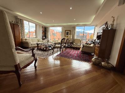 Apartamento de 3 alcobas en venta en Santa Barbara Central, Bogotá, 309 m² · foto 2 de 20