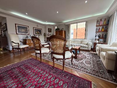 Apartamento de 3 alcobas en venta en Santa Barbara Central, Bogotá, 309 m² · foto 3 de 20