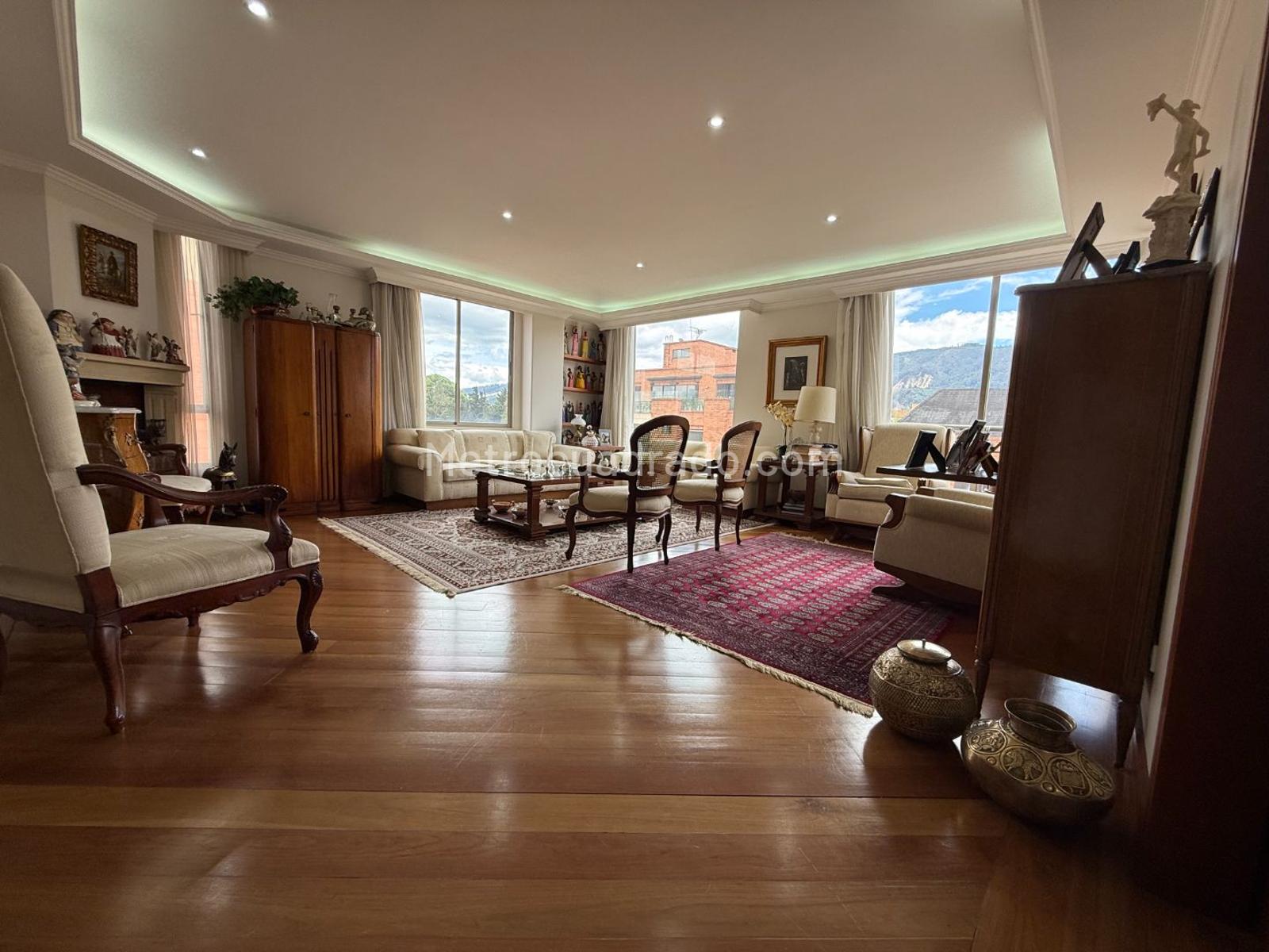 Apartamento de 3 habitaciones en venta en Santa Barbara Central, Bogotá — imagen 1 de 20