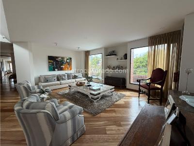 Apartamento de 3 alcobas en venta en Chico Iii, Bogotá, 220 m² · foto 4 de 20