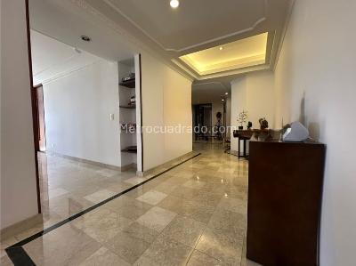 Apartamento de 3 alcobas en venta en La Calleja, Bogotá, 227 m² · foto 7 de 11