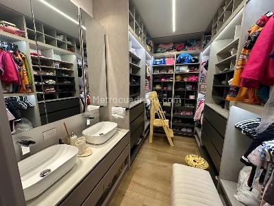Apartamento de 3 alcobas en venta en Chico Navarra, Bogotá, 321 m² · foto 15 de 20