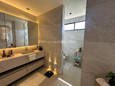 Apartamento de 3 alcobas en venta en Chico Navarra, Bogotá, 321 m² · foto 17 de 20