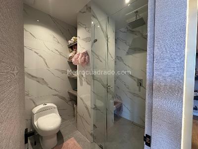 Apartamento de 3 alcobas en venta en Chico Navarra, Bogotá, 321 m² · foto 19 de 20