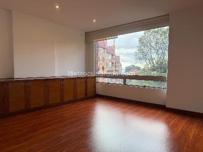 Apartamento de 3 alcobas en venta en Los Rosales, Bogotá, 234 m² · foto 12 de 20