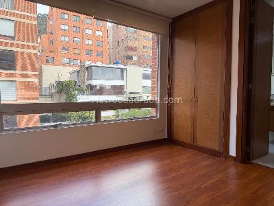Apartamento de 3 alcobas en venta en Los Rosales, Bogotá, 234 m² · foto 16 de 20