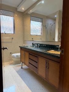 Apartamento de 3 alcobas en venta en Los Rosales, Bogotá, 234 m² · foto 19 de 20