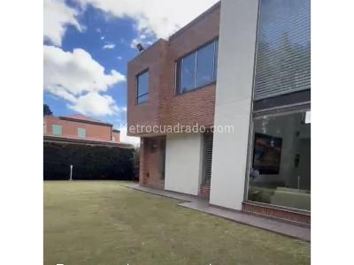 Casa de 4 alcobas en venta en San Simon, Chía, 500 m² · foto 2 de 8