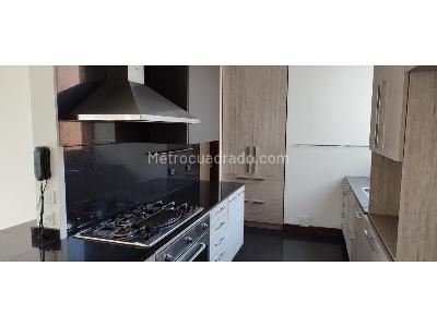 Apartamento de 3 alcobas en venta en Chico Reservado, Bogotá, 250 m² · foto 8 de 20