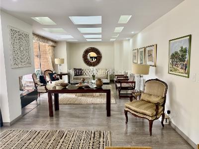 Apartamento de 3 alcobas en venta en San Patricio, Bogotá, 192 m² · foto 2 de 18