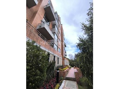 Apartamento de 3 alcobas en venta en Suba, Bogotá, 196 m² · foto 3 de 20