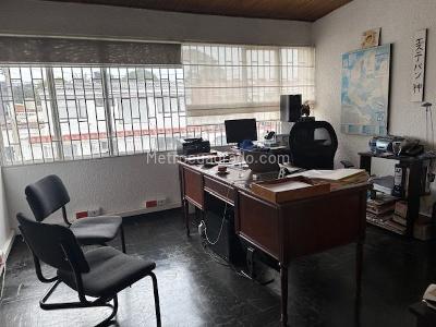Casa de 3 alcobas en venta en San Nicolas, Bogotá, 290 m² · foto 3 de 15